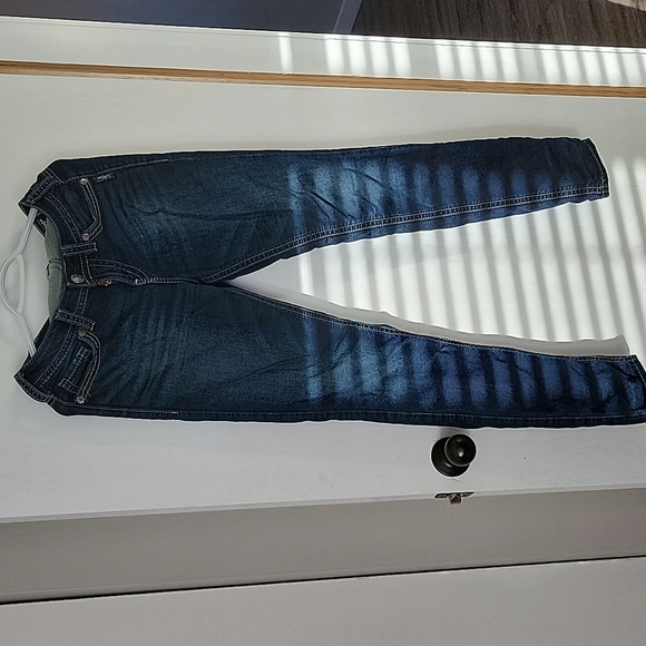 Silver Jeans - Picture 1 of 6